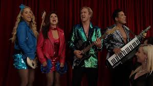 Aujourd'hui sont déjà 0 visiteurs (0 hits) ici! Sauves Par Le Gong Zack Kelly Slater Et Jessie Reunis Dans Le Trailer Du Reboot Cineseries