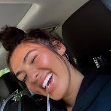 Hailey Crabtree (@_haileycrabtree)