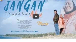Waktu dan tempat yang sama dm g agar asa jadi nyata f g am walau hati resah g f e am g f mesti aku paksakan jua g am bukan hanya berpandang g d7 bb g sekilas, s'perti hari berlalu kala kubuka sapa senyumanmu jawabannya mempesona dan kita akrab berbincang sirnakan segala bimbang Chord Dan Lirik Lagu Jangan Tinggalkan Aku Nazia Marwiana Kunci Gitar Dari C Mudah Dimainkan Tribun Manado
