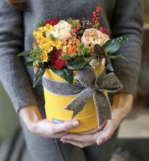 Pin By Isabella Dekoravenue On Petunia 10 De Mayo 2019 Fresh Flowers Arrangements Flower Decorations Flower Boxes