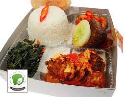 Selain itu, kamu juga bisa menggunakan daging sapi mentah atau daging sapi sisa rendang sebagai alternatif lainnya. Nasi Oseng Daging Mercon Dari Bakoel Pecel Blitar Foodspot