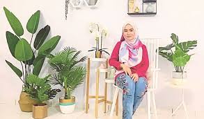 Sebenarnya, udara dalam rumah tercemar 5 kali ganda berbanding luar. Mood Segar Dengan Daun Tiruan