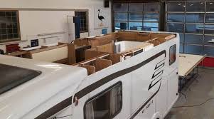 Reimo führt ein umfangreiches lager an. Wohnmobil Werkstatt Caravan Center Geiler