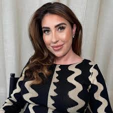 Polly Vincent's Instagram, Twitter & Facebook