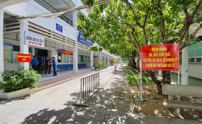 Cả ba trường hợp này hiện đều được chuyển cách ly, điều trị tại bệnh viện. Ä'a Náºµng Thá»±c Hiá»‡n Gian Cach Xa Há»™i Tá»« 13h Ngay 26 7