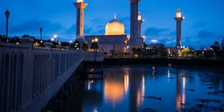 Penyusunan waktu solat fardhu telah diajarkan sendiri oleh malaikat jibrail kepada nabi muhammad s.a.w. 10 Top Things To Do In Shah Alam 2021 Attraction Activity Guide Expedia