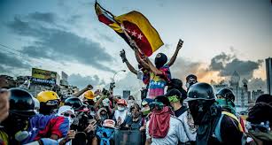 Before socialist hugo chavez swept to power in 1999, the colectivos were leftist activists working in some of venezuela's poorest slums. Los Colectivos Take To The Streets Of Venezuela Inteligencia
