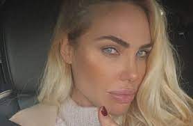 Pagina fan dedicata alla bellissima ilary blasi. Ilary Blasi Lo Sguardo Che Fulmina E Il Cambio Di Look Esplosiva Foto