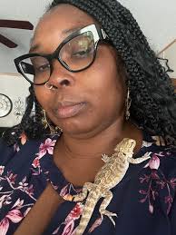 Just a beardie girl in a beardie world. 🩷