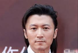 Lễ trao giải Hoa Biểu 2023, ngoại hình dàn sao nam gây thất vọng: Tạ Đình  Phong mặt sưng, Tô Hữu Bằng lộ quầng thâm mắt