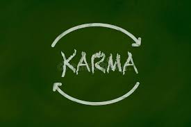 Karma Chalk-Zeichnung Auf Grüner Tafel Stockfoto - Bild von religion,  harmonie: 152688128