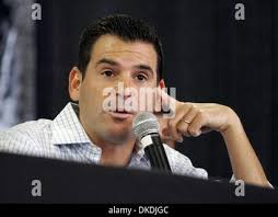 David Samson, presidente dei Miami Marlins, guarda Puerto Rico fare pratica  di batting prima di agire contro gli Stati Uniti nel secondo round del  World Baseball Classic al Marlins Park di Miami,