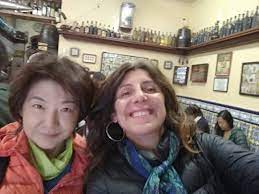 今天運氣好 導遊一對一 daniela corbella sceriffa 是位非常迷人的義大利女士 camino carollin 一年一路 我出去一下 改變 朝聖路上的人生風景