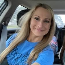 Debbie Raney's Instagram, Twitter & Facebook