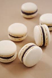 Macarons Au Chocolat Noir Confessions D Une Gourmande Macaron Chocolat Recette Macaron Macaron