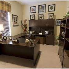 Take these fifteen professional office decor ideas into consideration while designing your perfect workspace! Smart Office Decorating Ideas Designalls Work Office Decor Stylish Office Decor Business Office Decor