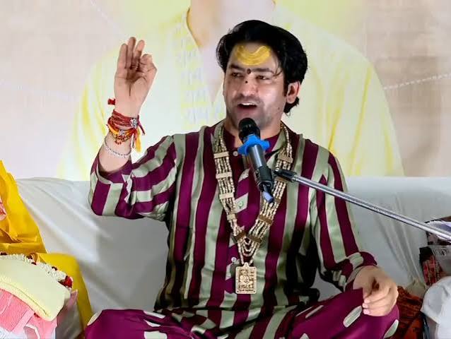 Tirupati: Bageshwar Baba backs Devkinandan Thakurs son, calls for Hindu unity