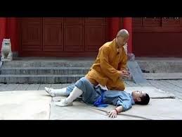 Shaolin Kong Fu Attacking The Secret Pressure Points Mi Zong Dian Xue Youtube Kung Fu Martial Arts Shaolin Kung Fu Chinese Martial Arts