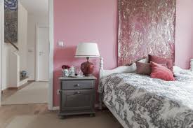 Schlafzimmer wandgestaltung ideen lila braun grun von schlafzimmer. 11 Ideen Fur Die Farbgestaltung Im Schlafzimmer Bildderfrau De