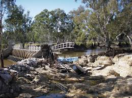 Dimboola S Orginal Weir On The Wimmera River A Timber Structure Was Built In 1902 In 1975 It Was Reconstructed The Timber Structure Flood Outdoor Structures