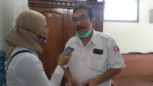 Konstruksi sosial media massa melengkapi konstruksi sosial atas realita dengan menempatkan seluruh kelebihan media massa dan efek media pada keunggulan. Bawaslu Kota Blitar Perketat Pengawasan Kampanye Di Media Massa Dan Media Sosial Kota Blitar