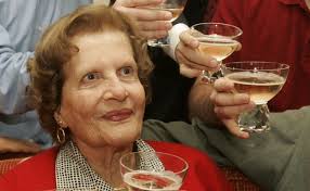 After Nazi Plunder, A Quest To Bring The 'Woman In Gold' Home