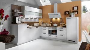 Ganz einfach, eine l küche ist eine küche, die der form des buchstabens l nachempfunden ist. L Kuche Ella Winkelkuche Weiss Matt Und Cognac 305x245