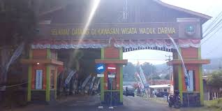 Waduk sermo adalah waduk yang di fungsikan untuk sistem irigasi daerah kalibawang. Libur Lebaran Usai Waduk Darma Kuningan Masih Ramai Wisatawan