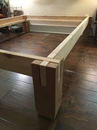 crante cedre bois facilement pile avec pas d outils pour faire un cadre de l in 2021 timber bed frames wood bed frame timber beds