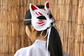 We have described it well that why it has its mark on japanese culture, so knowing about it. Painting Fox Mask Kitsune Handcraft Shin Osaka Maiko Craft