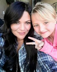 Such a beauty... green and blue eyes! 💙💚💙💚💙💚💙💚