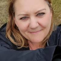 50+ "Tracey Simons" profiles