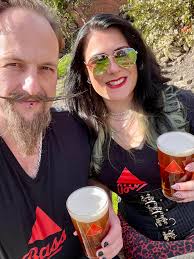 A happy video too share with you . Saturday evening ,bbq's ,people  swimming,play park full ,fishing boats all home and this music from the  Anchor Inn gardens . Perfect evening ❤️