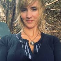 Sarah Tarpley's Instagram, Twitter & Facebook