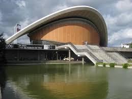 Zum dreizehnten mal verleihen das haus der kulturen der welt und die stiftung elementarteilchen 2021 den internationalen literaturpreis. Das Haus Der Kulturen Der Welt Berlin E Architect