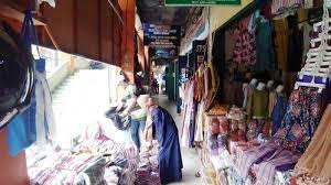 Pasar kliwon kudus merupakan pasar tradisional terbesar dan teramai di kota kudus, bahkan di sepanjang jalur pantura timur. Pasar Kliwon Kudus Bth Karyawan Tim Labfor Polda Jateng Selidiki Kebakaran Kios Di Pasar Kliwon Kudus Bagian 2 It Is In The Heart Of Pasar Kliwon District And Is Known