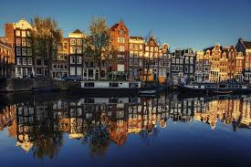 Nizozemsko je parlamentní konstituční monarchie. Amsterdam Nizozemsko Severni Baltske A Norske More Nejlepsi Destinace Pro Plavbu Lodi Plavby Lodi Po Celem Svete Pt Tours