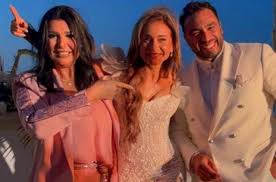 احتفلت اليوم الفنانة نيللي كريم بعقد قرانها عصر اليوم الأربعاء 11 أغسطس على رجل الأعمال هشام عاشور شقيق لاعب الاسكواش رامي عاشور في إحدى قرى. Af0uqac0sbevvm