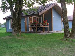 Chalet Avec Terrasse Camping De Boyse Champagnole Location Chalet Chalet Maison Style
