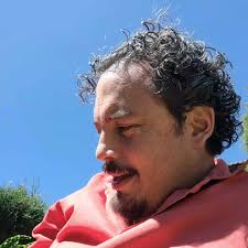 Estamos en La Andaluza, una hostería hermosa e histórica de Riobamba.,  Samuel, Carmen y yo estamos muy felices acá.