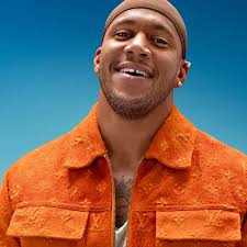 Hoka revisite sa paire de running Clifton pour lui donner un look futuriste  et urbain