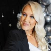 Susan Lofthouse's Instagram, Twitter & Facebook