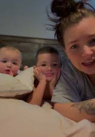 Kelsey Hare's Instagram, Twitter & Facebook