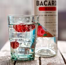 Leckere Cocktails Limonaden Mit Bacardi Razz Rezept Frag Mutti Rezept In 2020 Leckere Cocktails Cocktails Bacardi