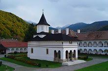 La 3 aprilie 2003, satul sâmbăta de sus a devenit reședința noii comune sâmbăta de. Brancoveanu Monastery SambÄƒta De Sus E68 Sibiu Brasov