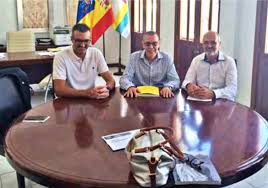 Visita del cónsul general de Cuba en Canarias