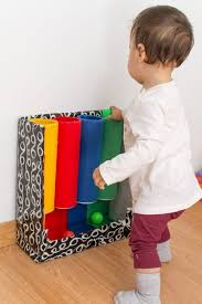 Farbtube Von Montessori Inspiriertes Spielzeug Zum Selbermachen In Den Ersten In 2020 Infant Activities Toddler Activities Montessori Color