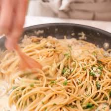 Nous vous livrons ici une recette de spaghetti aux fruits de mer savoureuse et super simple à réaliser ! Spaghetti Aux Fruits De Mer Express Recette De Spaghetti Aux Fruits De Mer Express Marmiton