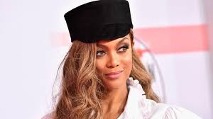 Greg's girl • mom to two sons of thunder • hunger fighter • big dreamer • worship pastor | seacoast church • @seacoastworship. Tyra Banks Nicht Zu Alt Fur Sports Illustrated Cover Stern De