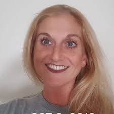 Mandy Ash's Instagram, Twitter & Facebook